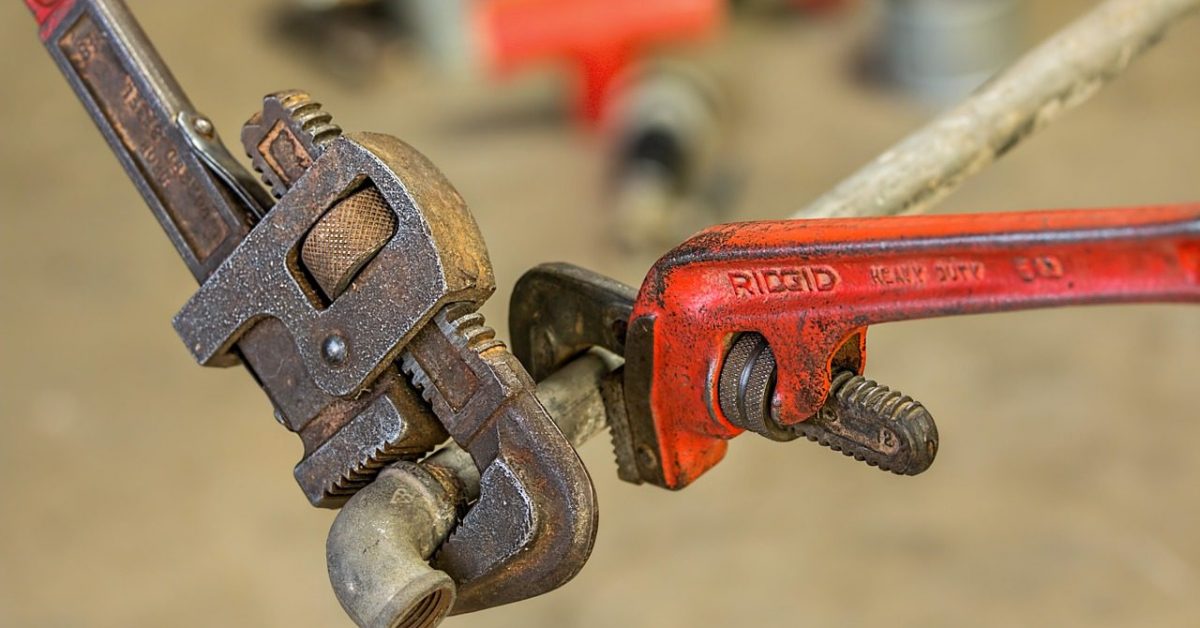plumbing-pipe-wrench-repair-585658 plumbing, pipe wrench, repair-585658.jpg