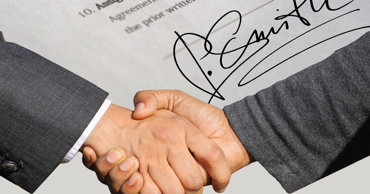 signature-contract-shaking-hands-3113182 signature, contract, shaking hands-3113182.jpg